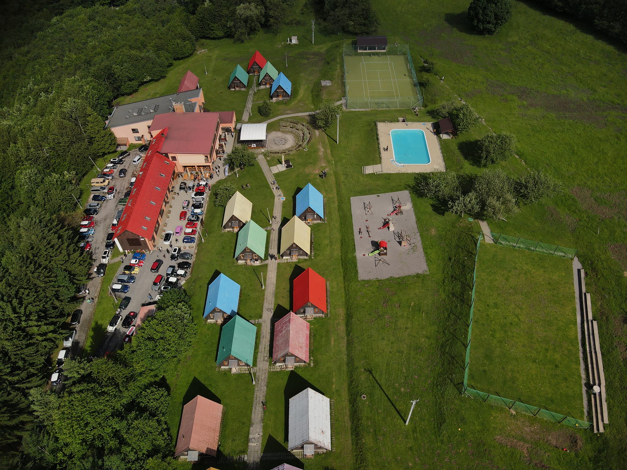 zraz motocestovatelo hotel lomy